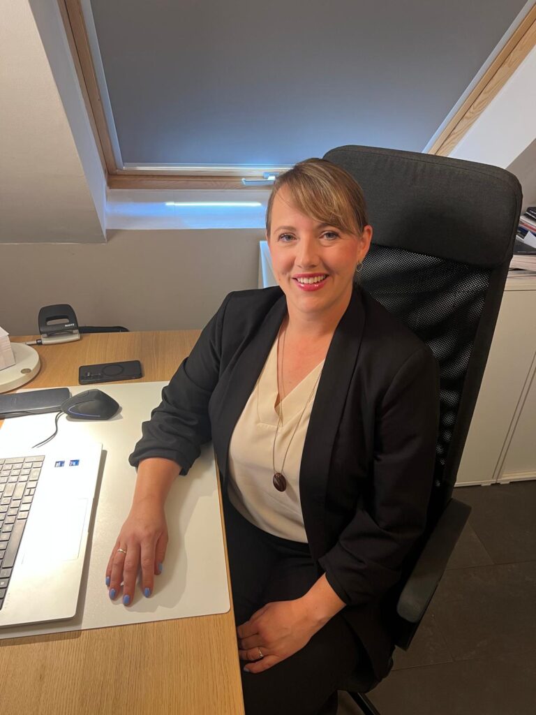 carmenlamb_officemanagement